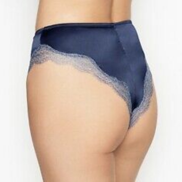 Set of Victoria's Secrets Unlined Long Line Balconette Bra - Picture 5 of 7